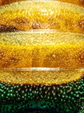 Parnopes grandior: Die metallisch glänzenden Farben der Goldwespe entstehet durch Strukturenan der Oberfläche ihres Exoskeletts, an denen das Licht reflektiert wird (Irisiert).